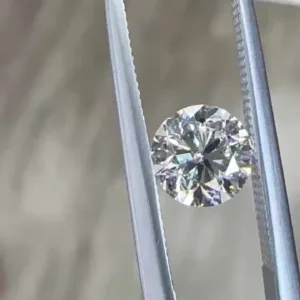 0.9 Carat Round H VS1 Natural Diamond