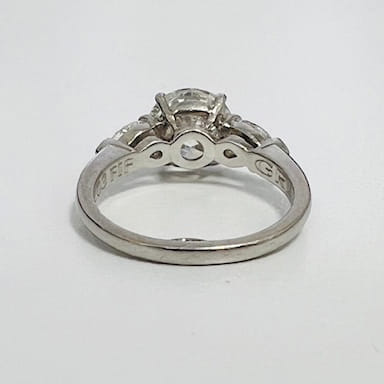 2.03 Carat Round Brilliant Graff Diamond Ring 8 2.03 Carat Round Brilliant Graff Diamond Ring
