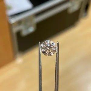 1.05 Carat K I1 ROUND Diamond