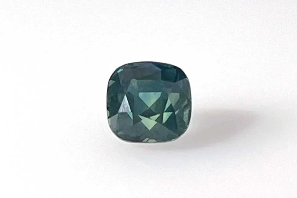2.6 Carat CUSHION SAPPHIRE 1 2.6 Carat CUSHION SAPPHIRE