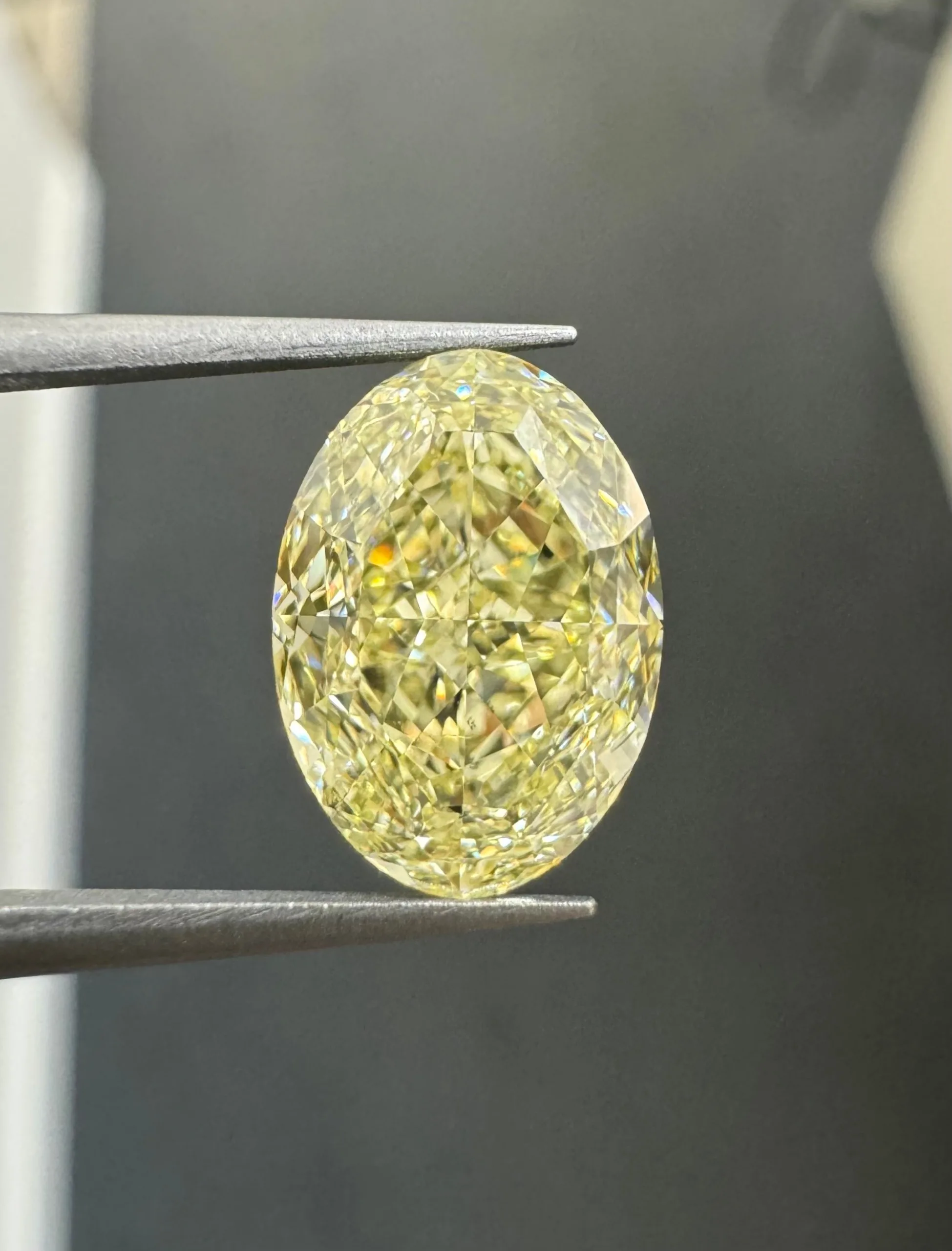 3.01 Carat Oval Fancy Light Yellow VS2 Natural Diamond 1 3.01 Carat Oval Fancy Light Yellow VS2 Natural Diamond