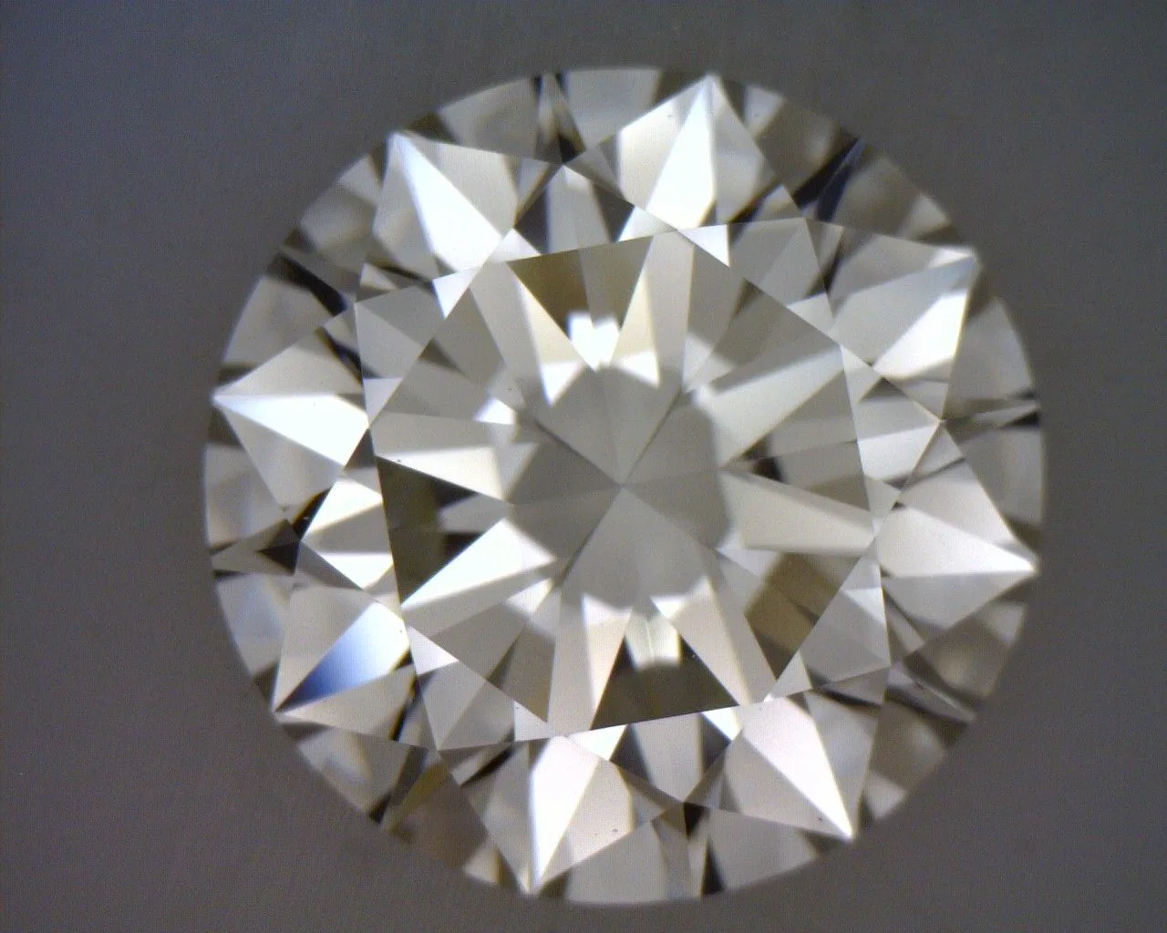2.3 Carat Round K VVS1 Natural Diamond 1 2.3 Carat K VVS1 ROUND Diamond