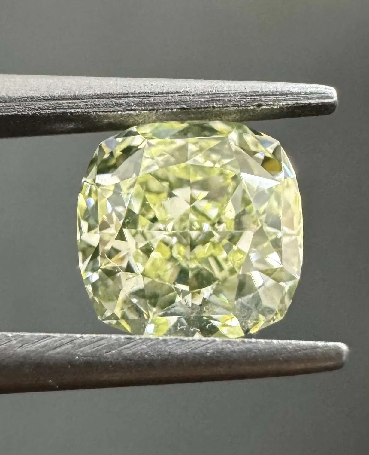 0.8 Carat Cushion Brilliant Fancy Light Green Yellow IF Natural Diamond 1 0.8 Carat Cushion Brilliant Fancy Light Green Yellow IF Natural Diamond