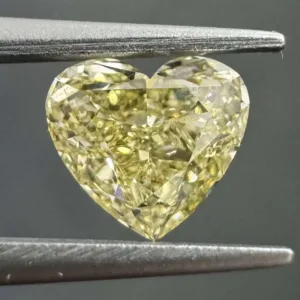 1.07 Carat Heart Fancy Light Yellow VS2 Natural Diamond