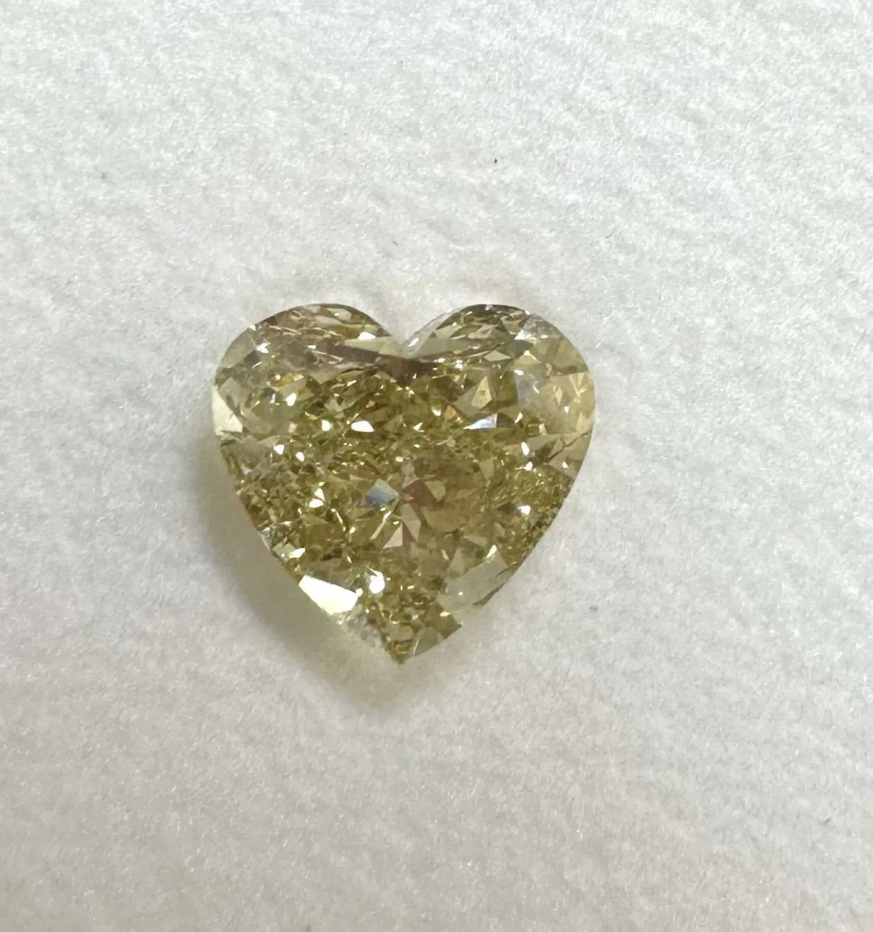 1.4 Carat Heart Fancy Yellow VS1 Natural Diamond 1 1.4 Carat Heart Fancy Yellow VS1 Natural Diamond