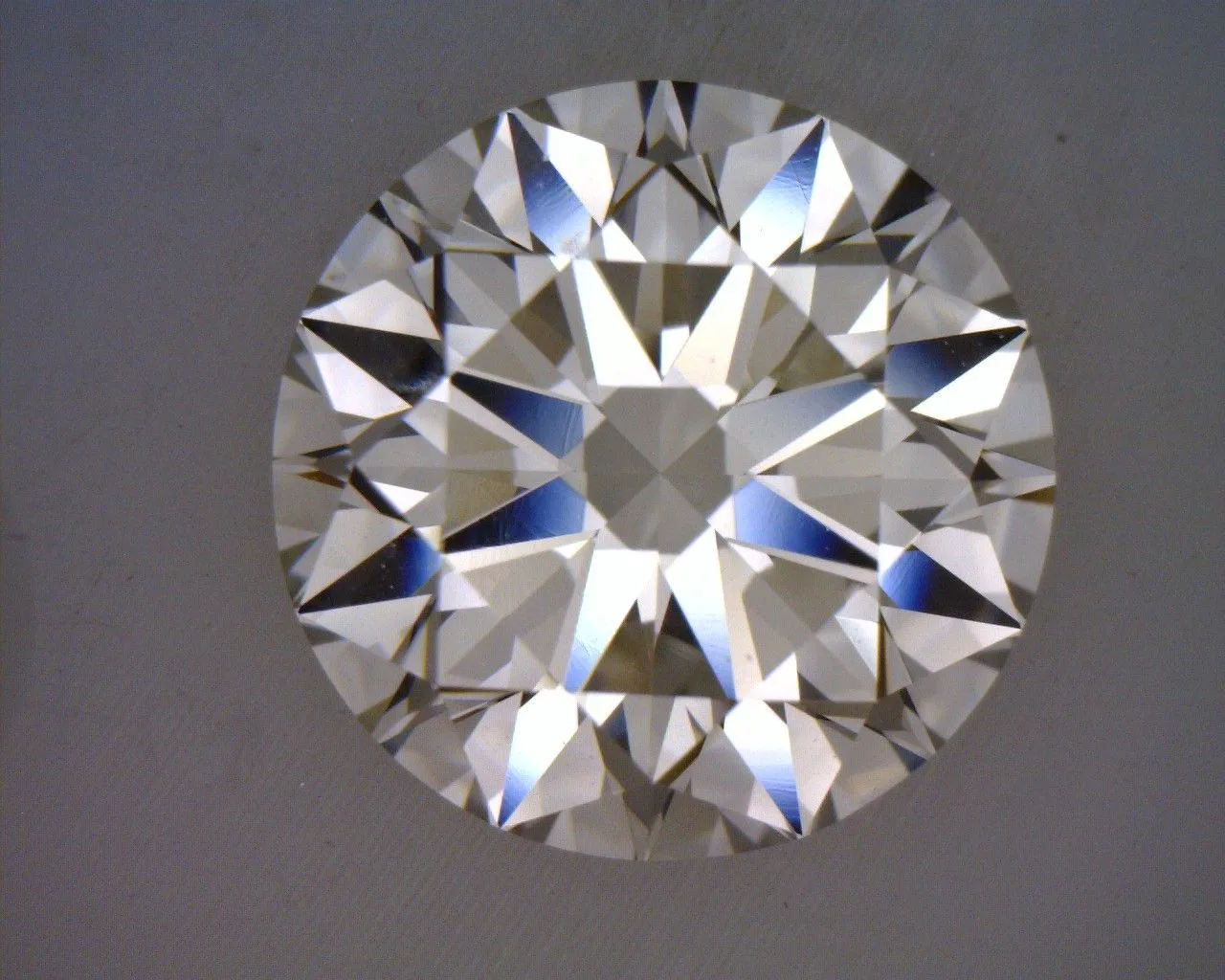 1.6 Carat Round J VS1 Natural Diamond 1 1.6 Carat Round J VS1 Natural Diamond