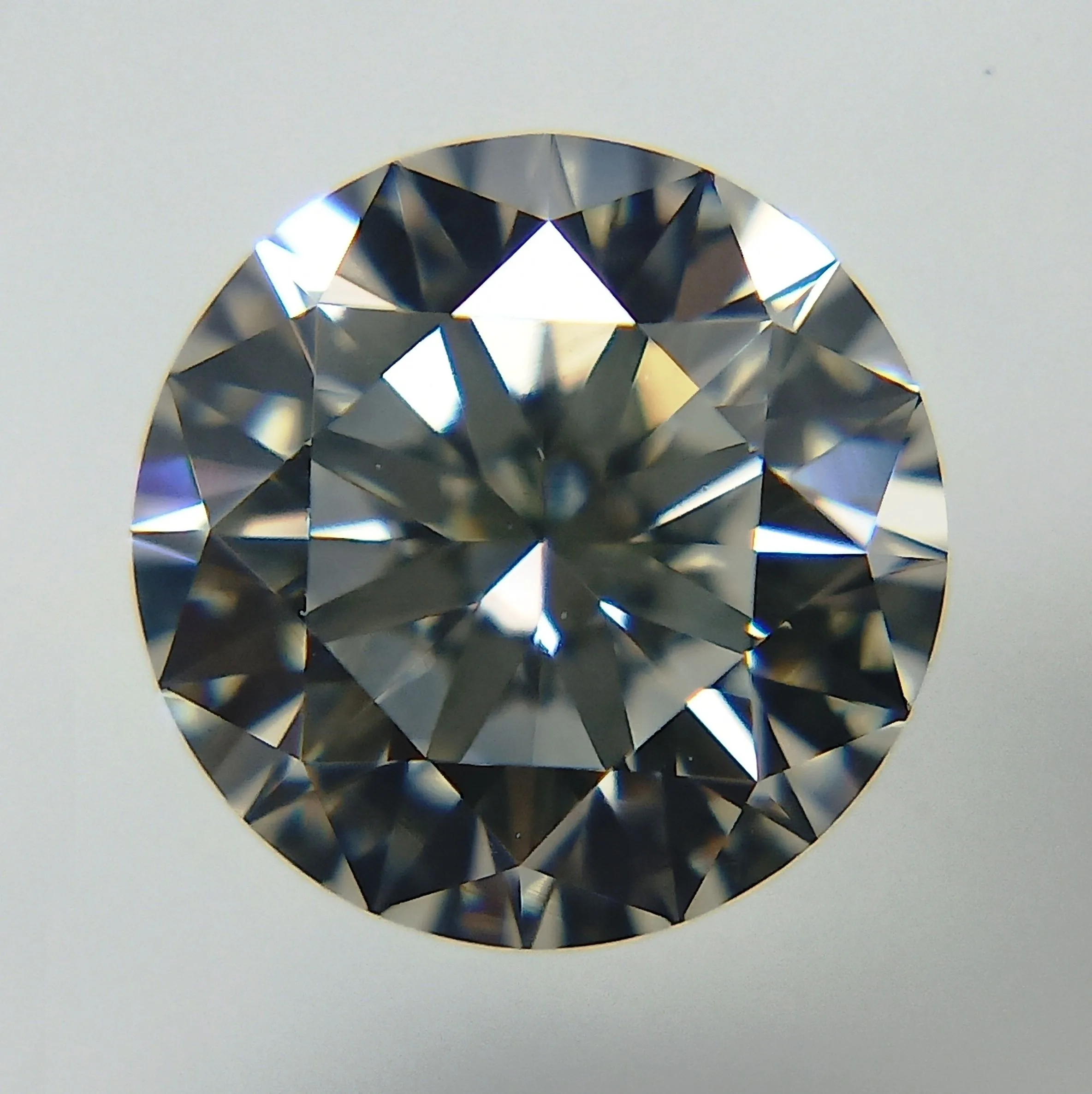 1.04 Carat H VS1 ROUND Diamond