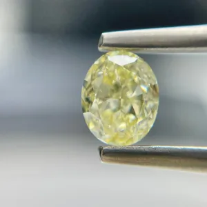 1.01 Carat Oval Fancy Light Yellow SI1 Natural Diamond