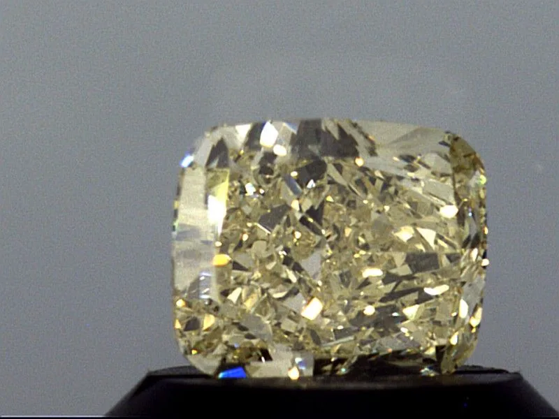 0.5 Carat Cushion Brilliant Fancy Yellow VS1 Natural Diamond 1 0.5 Carat Cushion Brilliant Fancy Yellow VS1 Natural Diamond