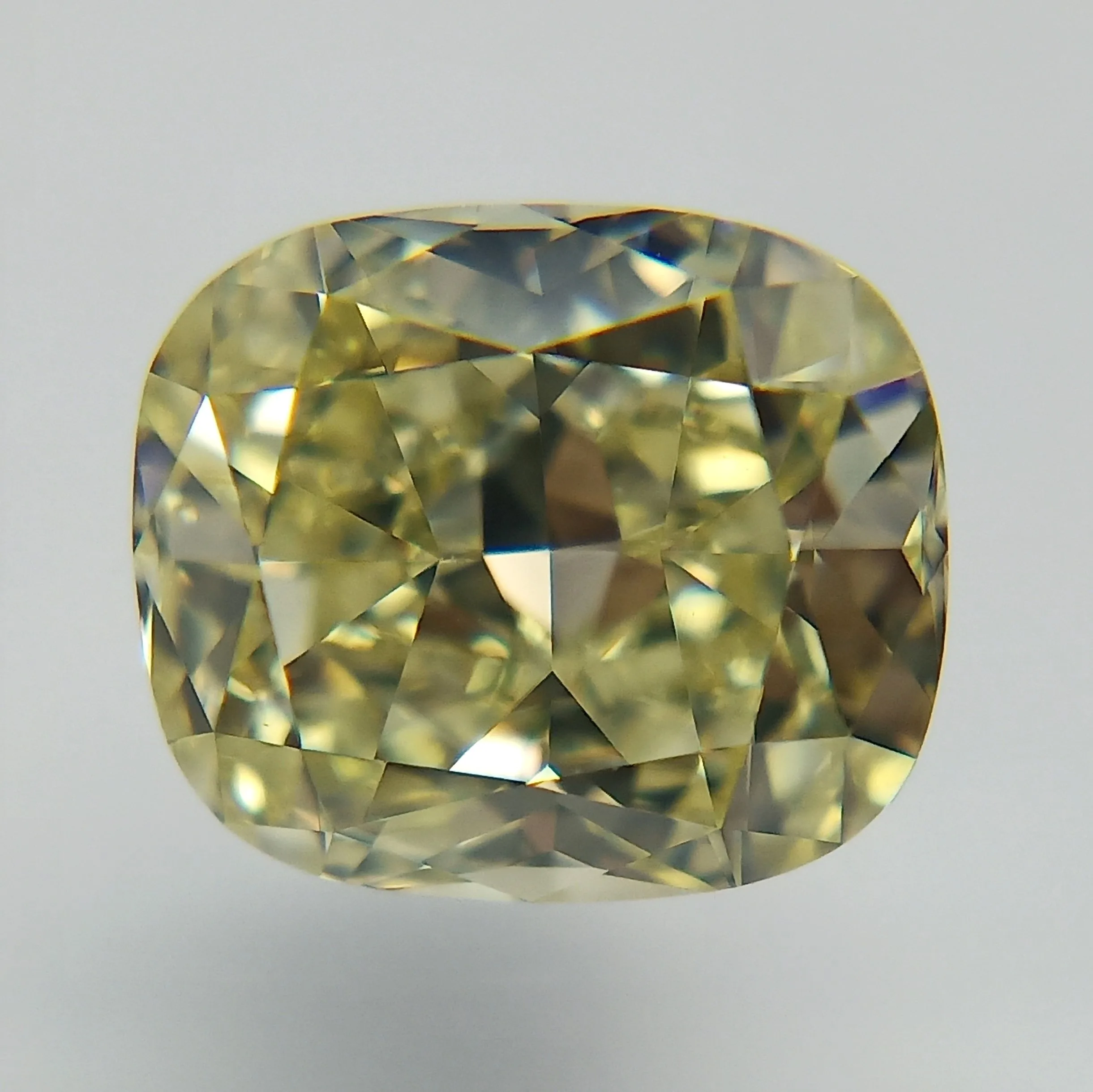 1.02 Carat Cushion Brilliant Fancy Light Yellow VVS2 Natural Diamond