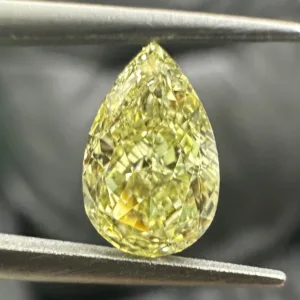 1.02 Carat Pear Fancy Light Yellow VS1 Natural Diamond