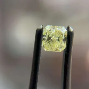 1.02 Carat Radiant Fancy Light Yellow VS1 Natural Diamond