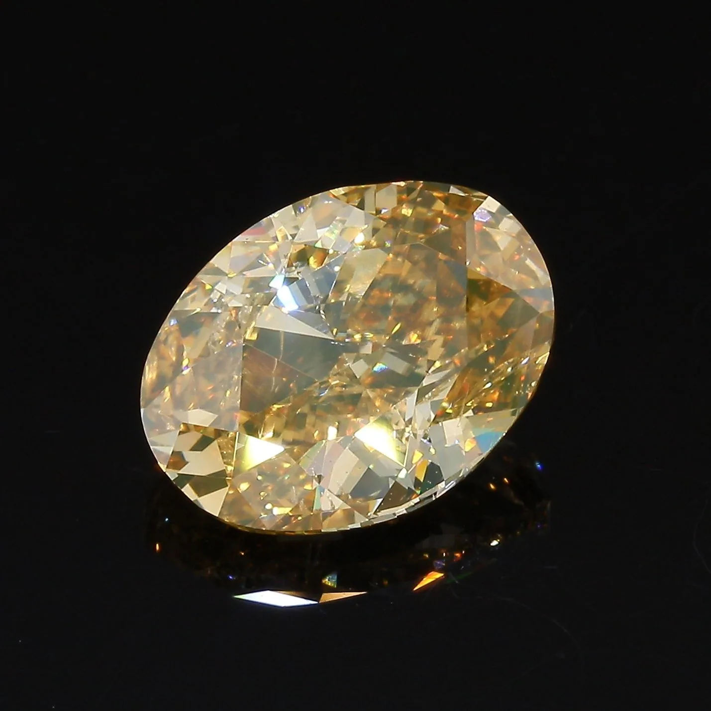 5.0 Carat Fancy Deep Orangey Pink SI1 OVAL Diamond