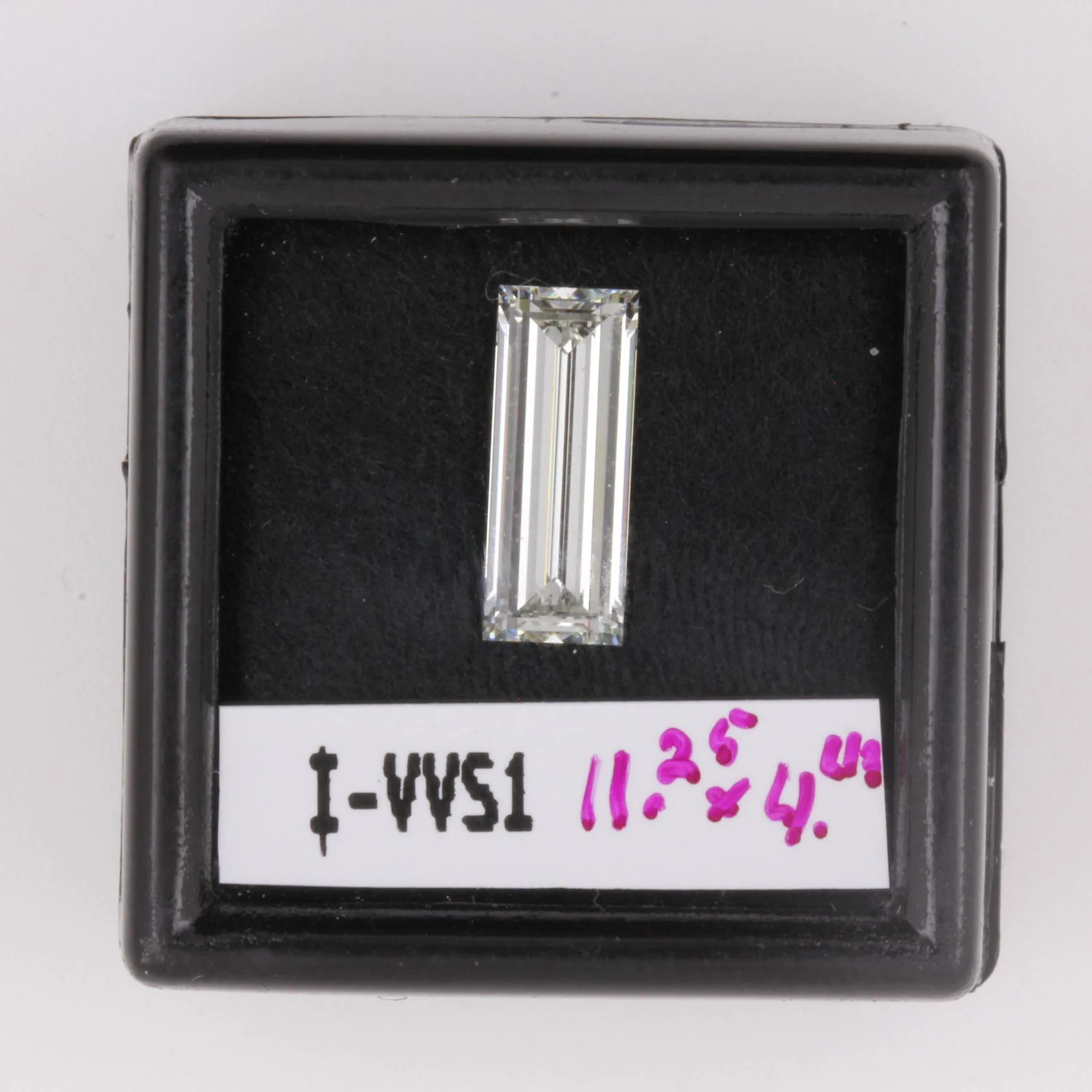 1.6 Carat I VVS1 BAGUETTE Diamond