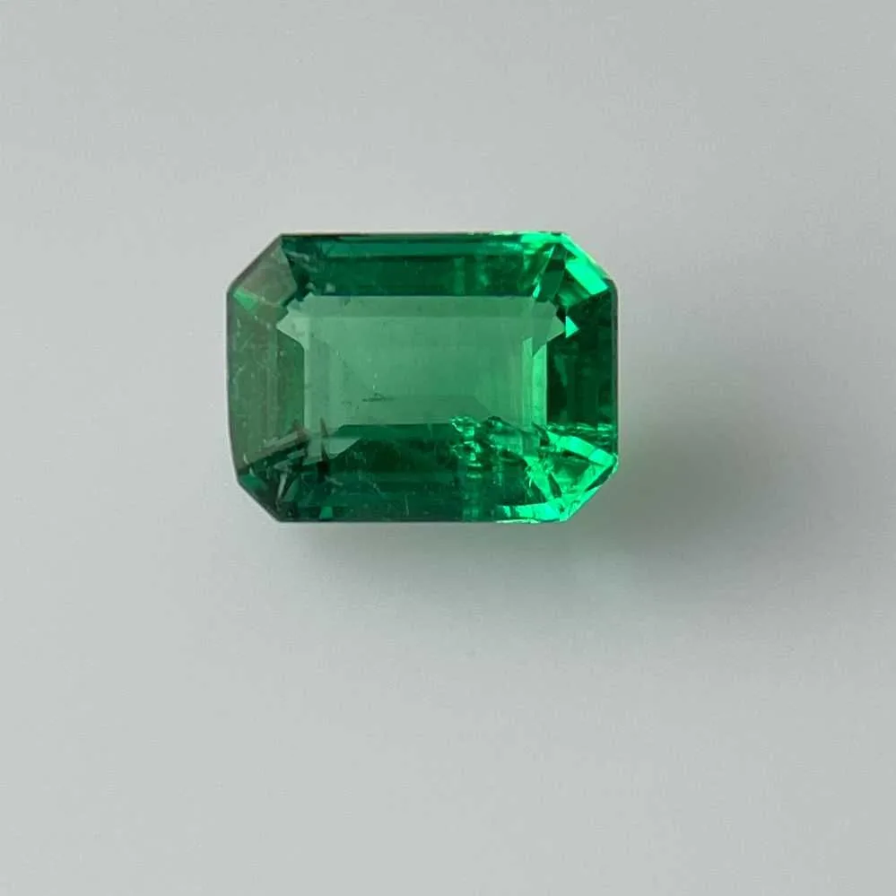 2.28 Carat   EMERALD EMERALD