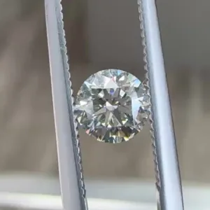 0.6 Carat Round H VS1 Natural Diamond