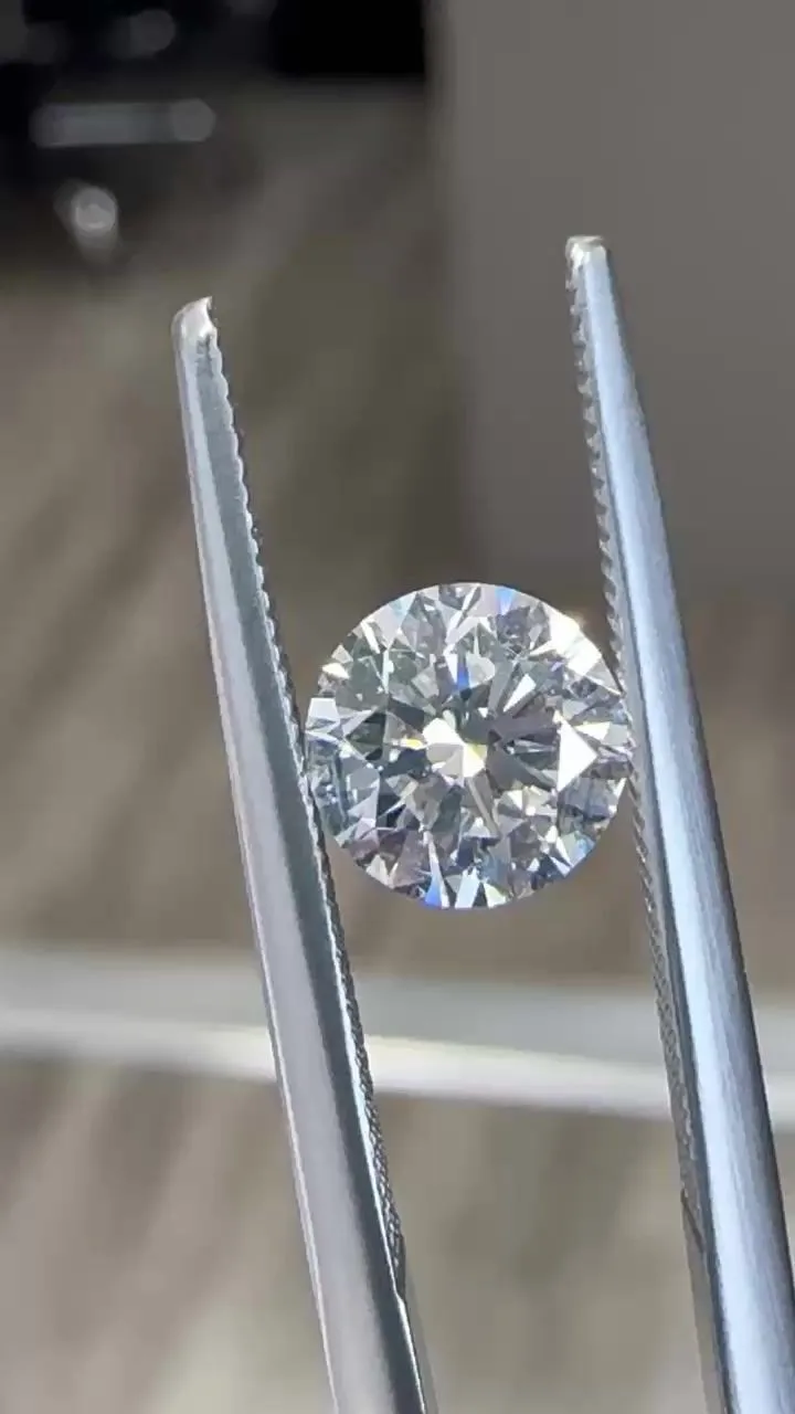 0.9 Carat Round G VS1 Natural Diamond 1 0.9 Carat Round G VS1 Natural Diamond