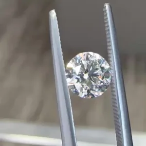0.91 Carat Round H VS1 Natural Diamond
