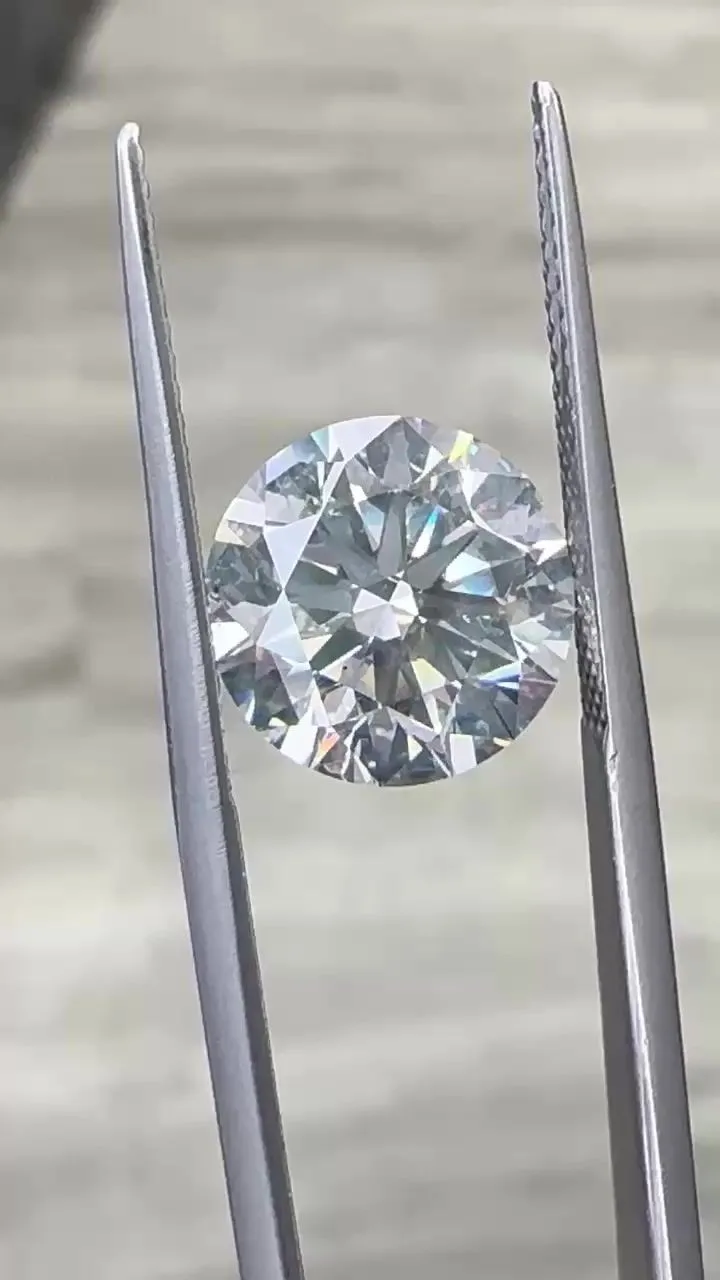 4.81 Carat Round I SI2 Natural Diamond 1 4.81 Carat Round I SI2 Natural Diamond