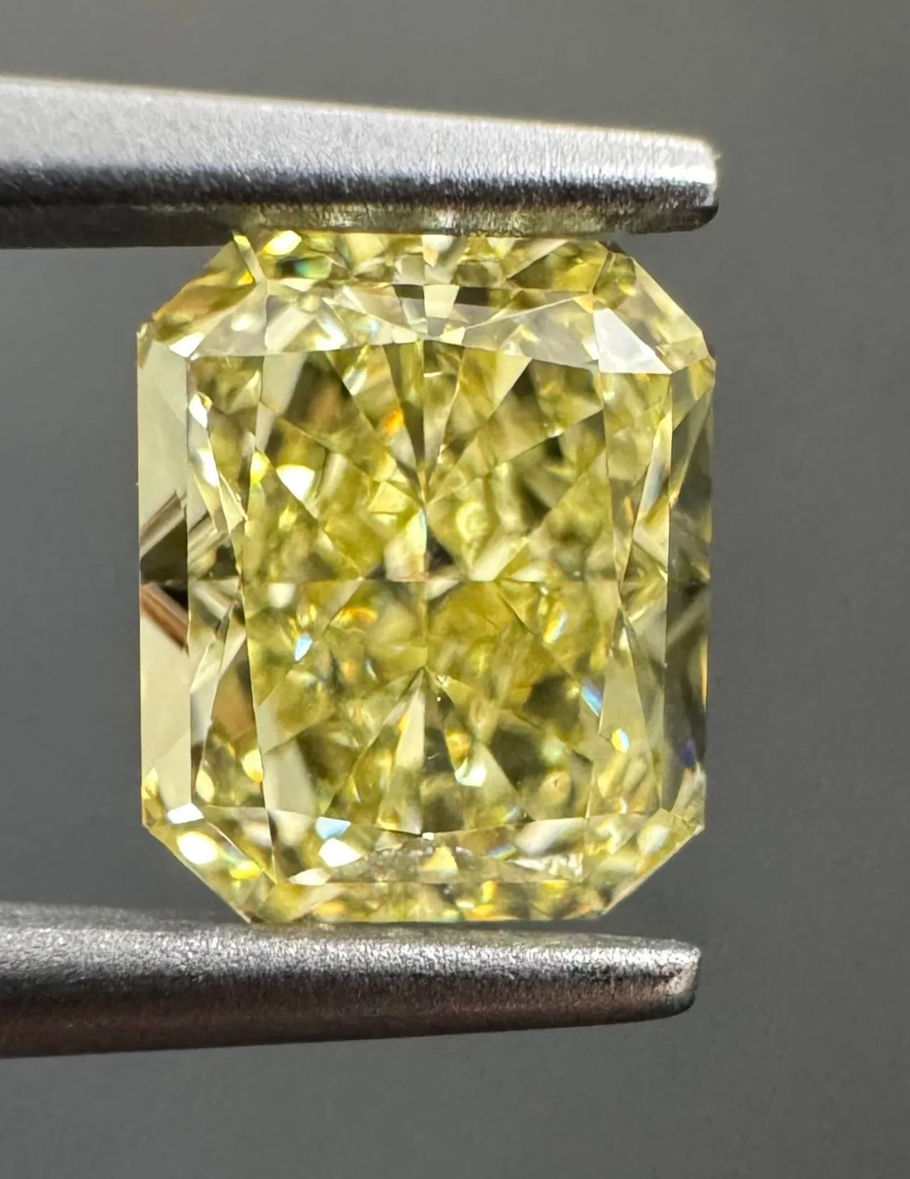 1.01 Carat Radiant Fancy Yellow VVS2 Natural Diamond 1 1.01 Carat Radiant Fancy Yellow VVS2 Natural Diamond