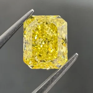 2.01 Carat Radiant Fancy Vivid Yellow VVS2 Natural Diamond