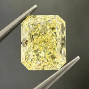 4.16 Carat Radiant Fancy Light Yellow VVS1 Natural Diamond