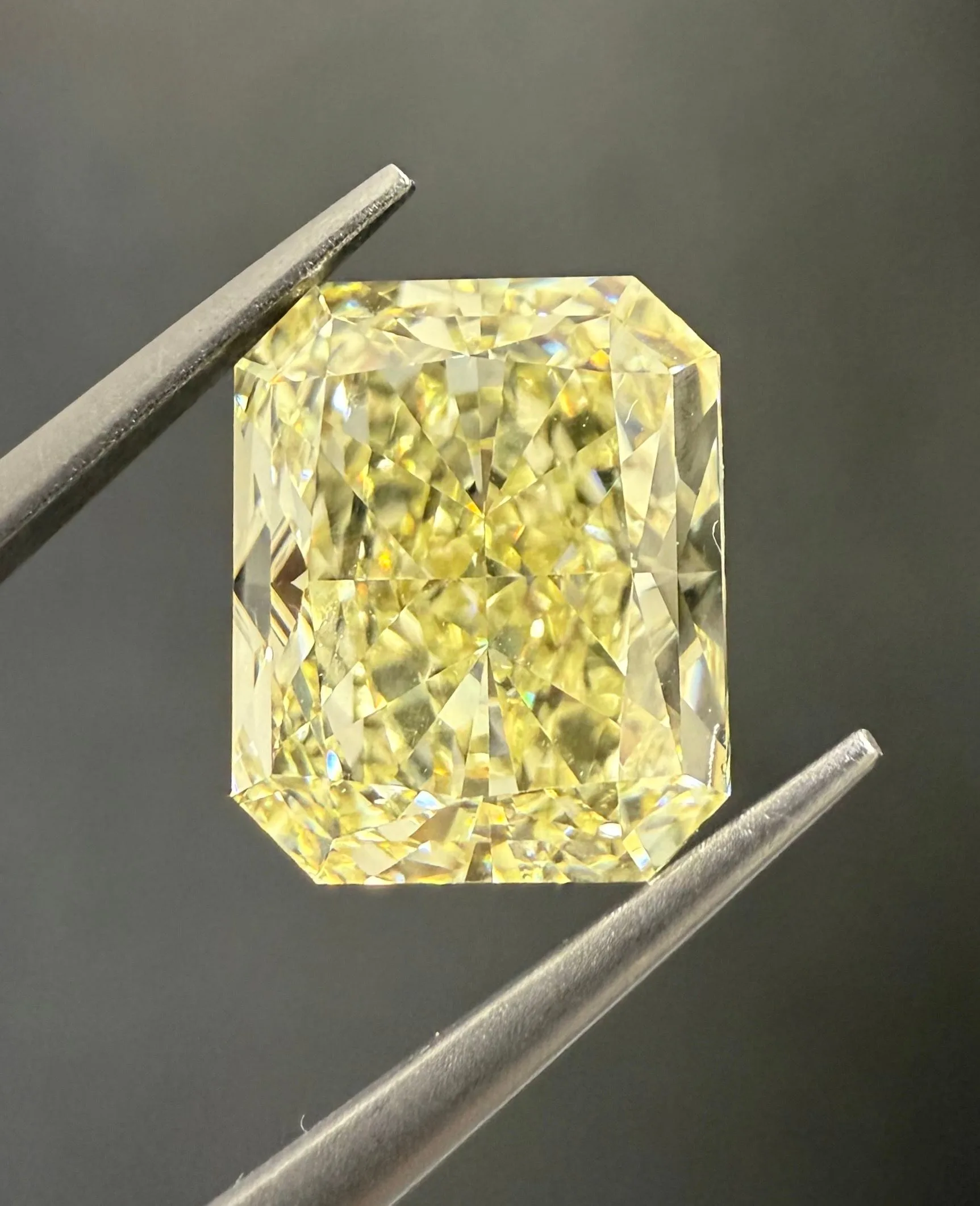 4.16 Carat Radiant Fancy Light Yellow VVS1 Natural Diamond 1 4.16 Carat Radiant Fancy Light Yellow VVS1 Natural Diamond