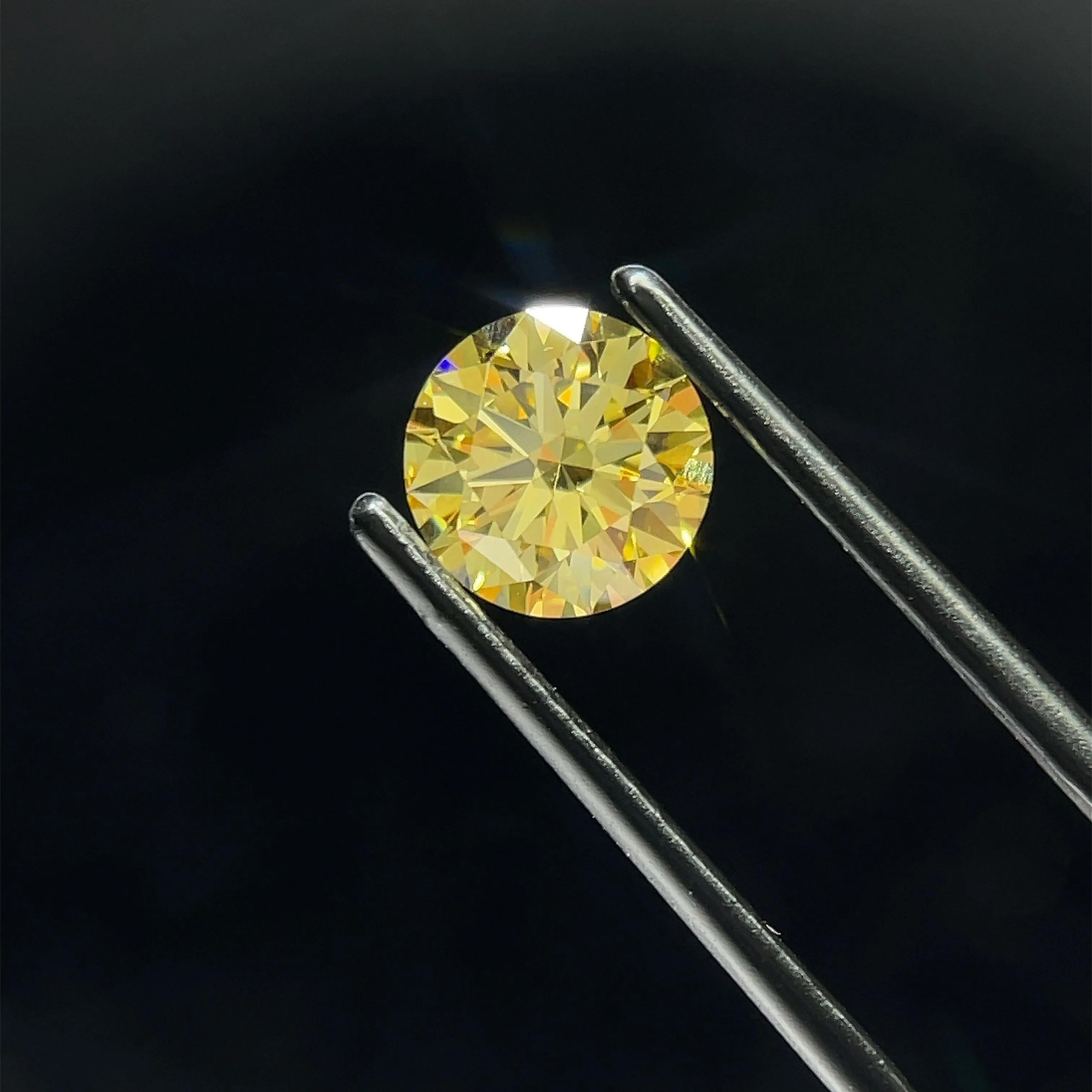 1.52 Carat Round Fancy Yellow VVS2 Lab Diamond 1 1.52 Carat Round Fancy Yellow VVS2 Lab Diamond